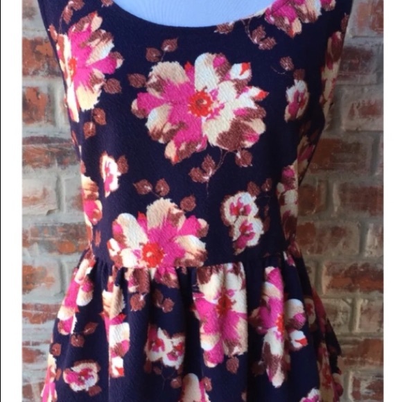 Gorgeous Floral Peplum Top - Picture 3 of 6